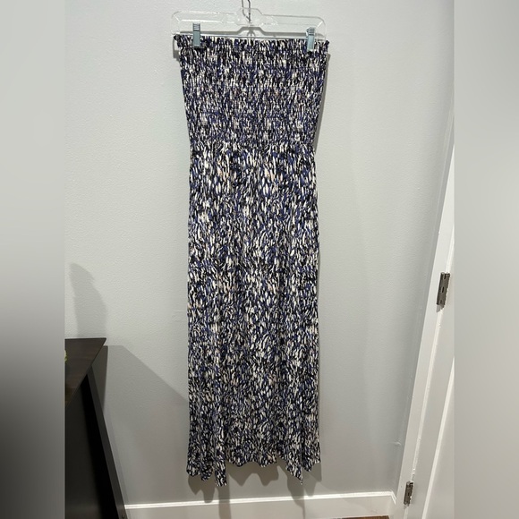 Elegant Blue and White Women's Strapless Dress - Picture 1 of 3